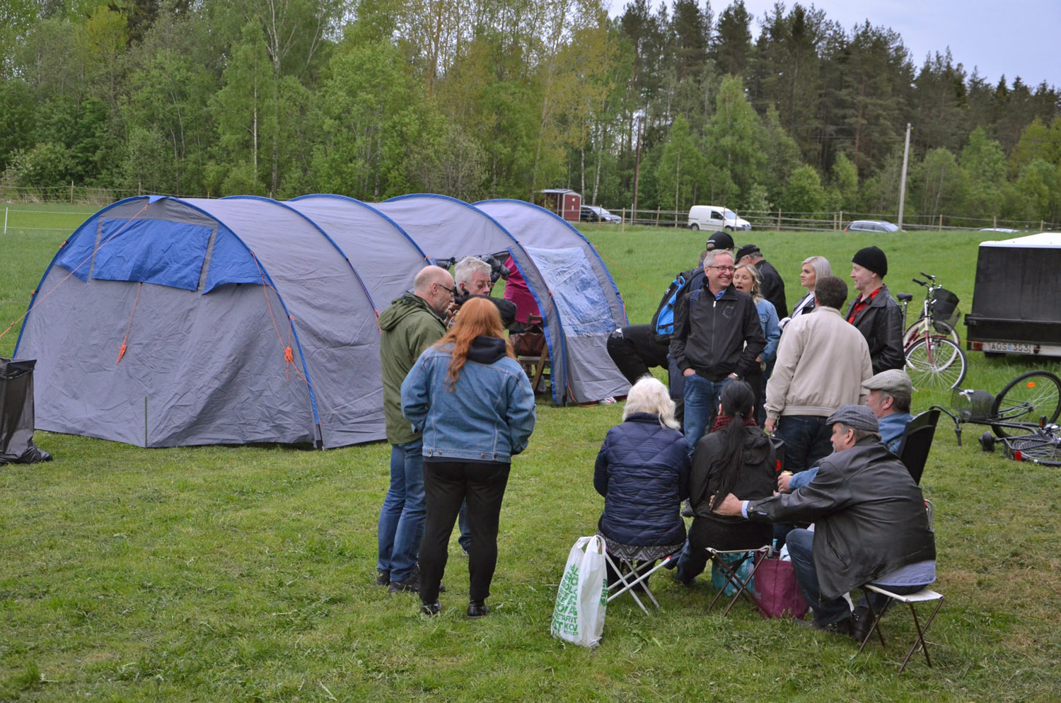 Röste.nu – Röstebilder – Logdans i Farmorsladan 2017