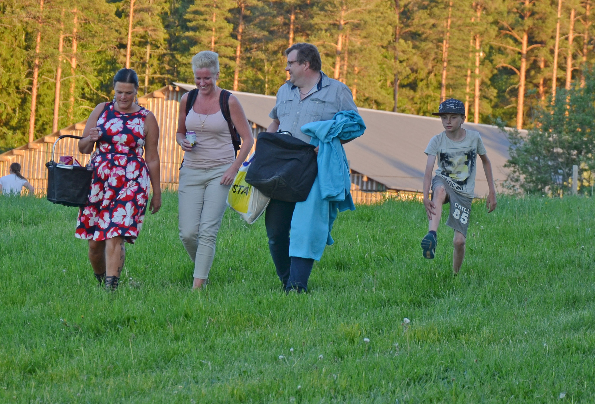 Röste.nu – Röstebilder – Logdans i Farmorsladan 2018