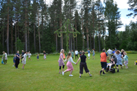 Röste.nu – Röstebilder – Midsommarfirande vid Dönjegården 2024