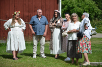 Röste.nu – Röstebilder – Midsommarfirande vid Dönjegården 2024