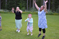 Röste.nu – Röstebilder – Midsommarfirande vid Dönjegården 2024