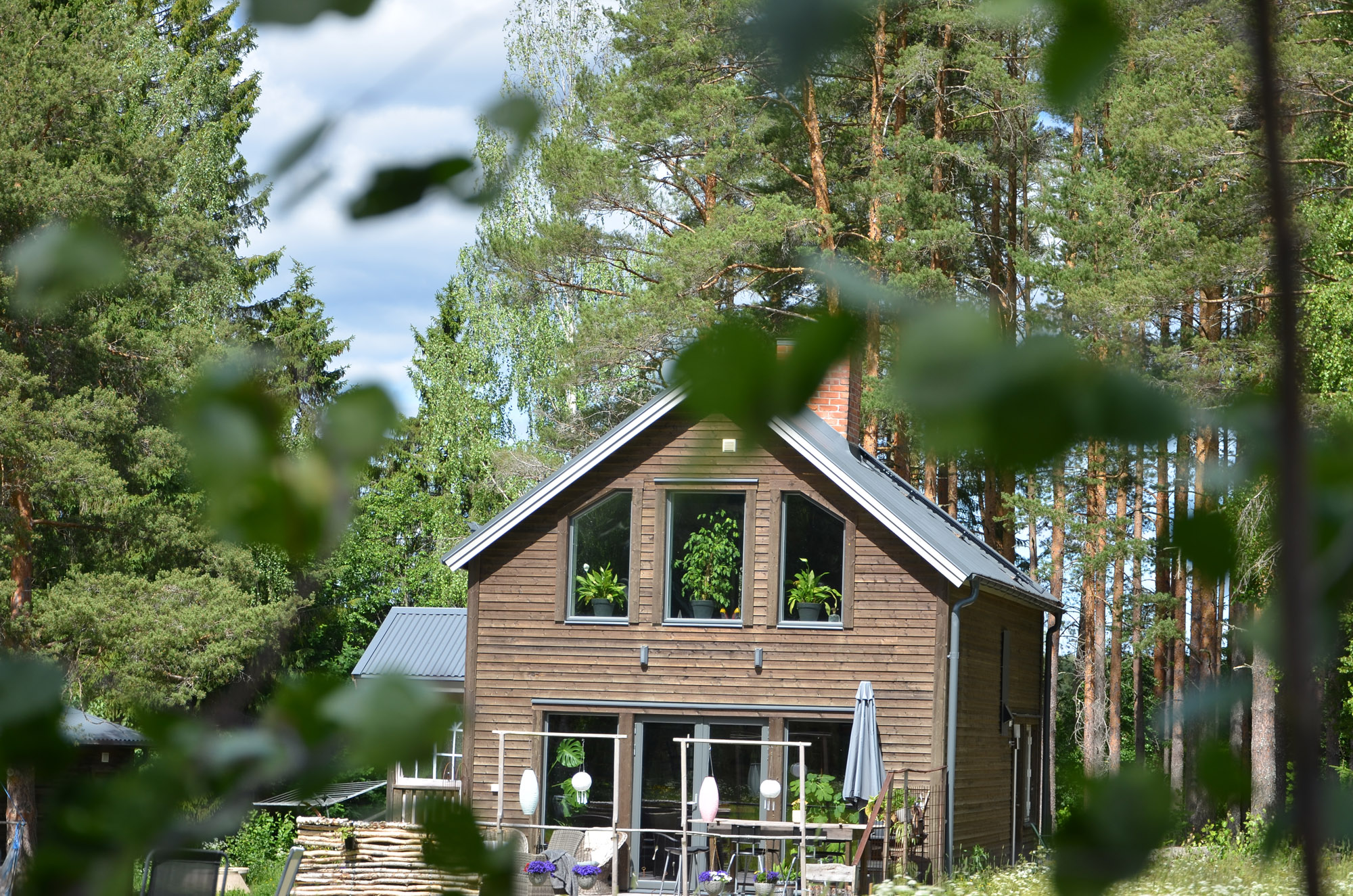 Röste.nu – Röstebilder – Midsommarfirande vid Dönjegården 2024