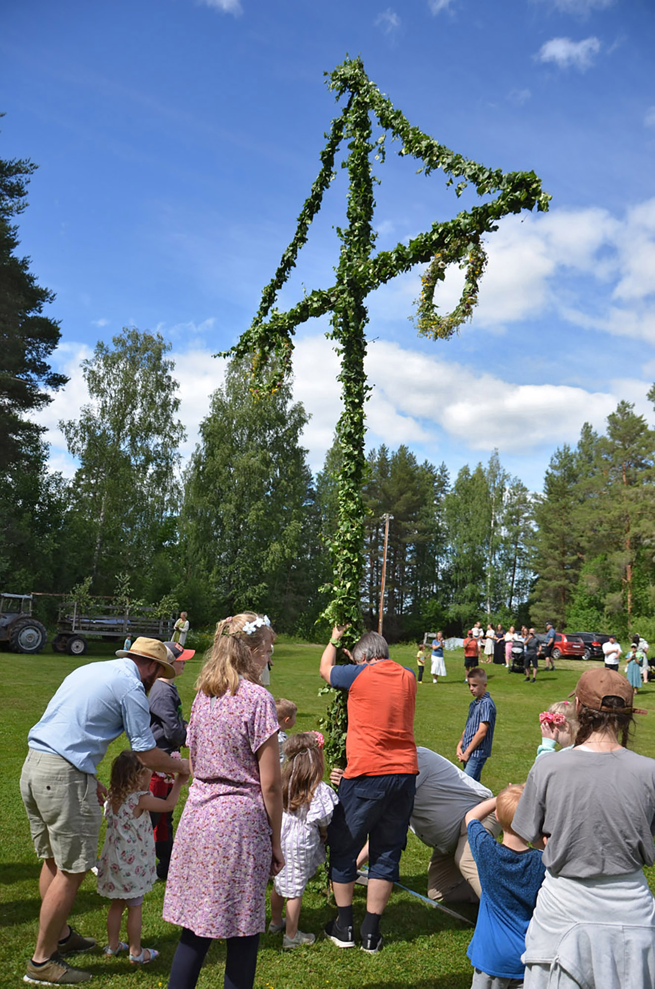 Röste.nu – Röstebilder – Midsommarfirande vid Dönjegården 2024