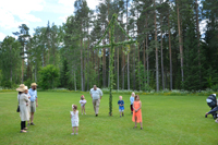 Röste.nu – Röstebilder – Midsommarfirande vid Dönjegården 2024