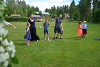 Röste.nu – Röstebilder – Midsommarfirande vid Dönjegården 2024