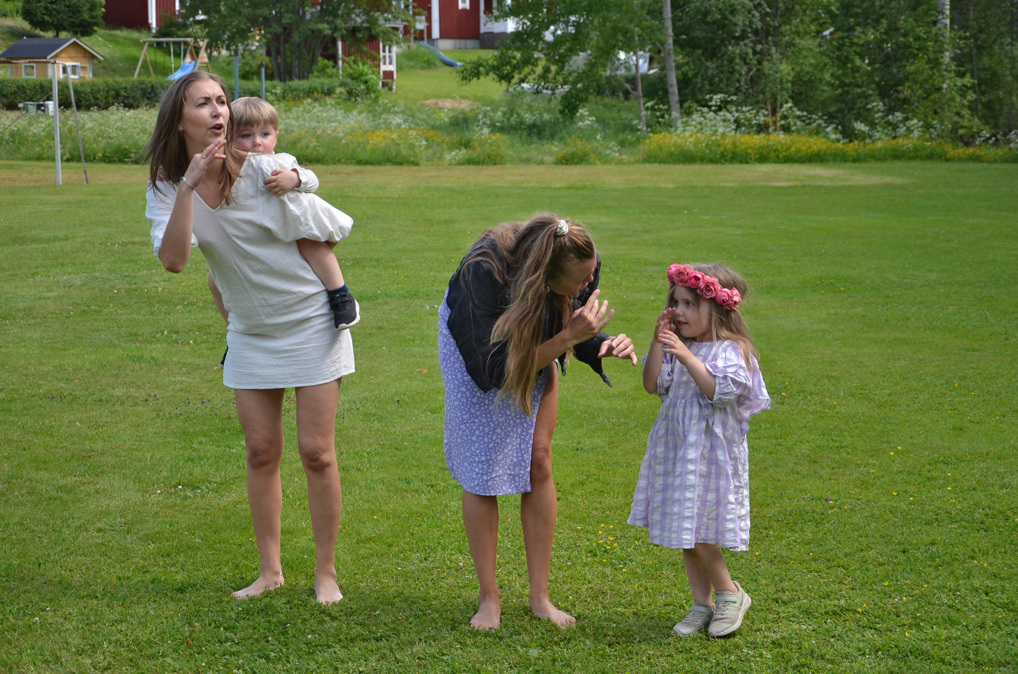 Röste.nu – Röstebilder – Midsommarfirande vid Dönjegården 2024