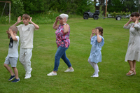 Röste.nu – Röstebilder – Midsommarfirande vid Dönjegården 2025