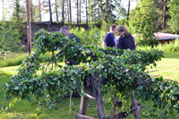Röste.nu – Röstebilder – Midsommarfirande vid Dönjegården 2026