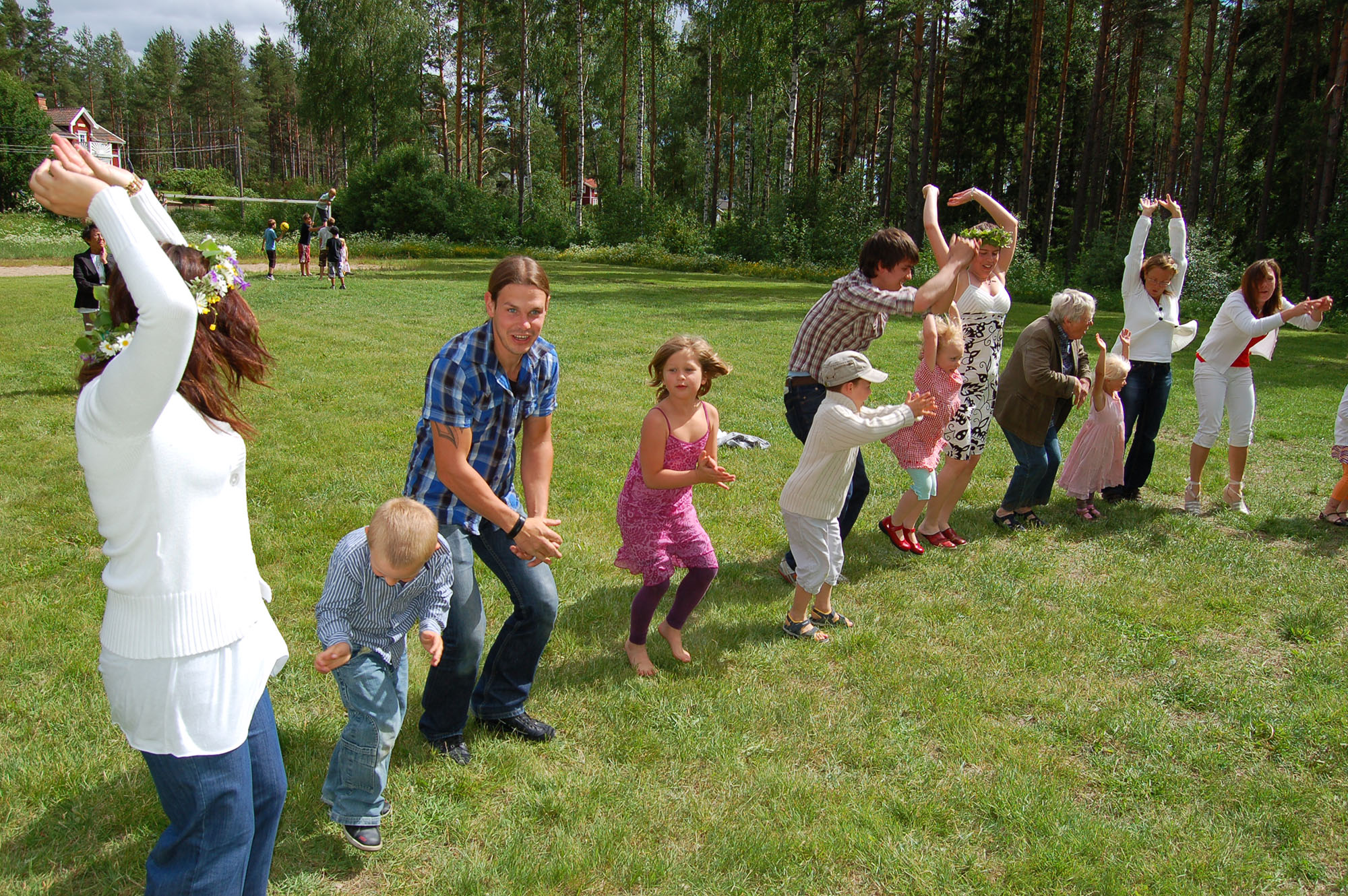 Röste.nu – Röstebilder – Midsommarfirande vid Dönjegården 2008