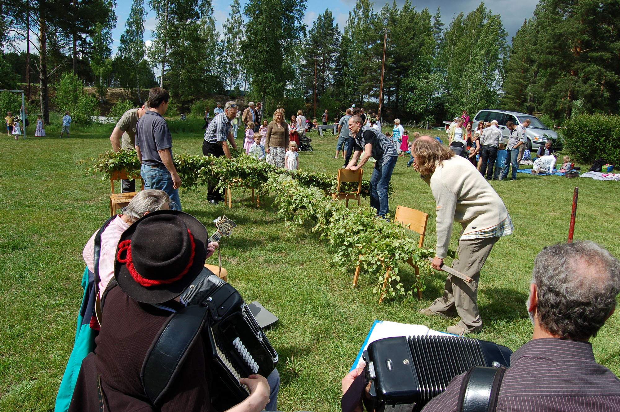 Röste.nu – Röstebilder – Midsommarfirande vid Dönjegården 2008