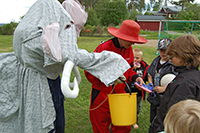 Röste.nu – Röstebilder – Midsommar firades av många vid Dönjegården 2009