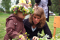 Röste.nu – Röstebilder – Midsommar firades av många vid Dönjegården 2009