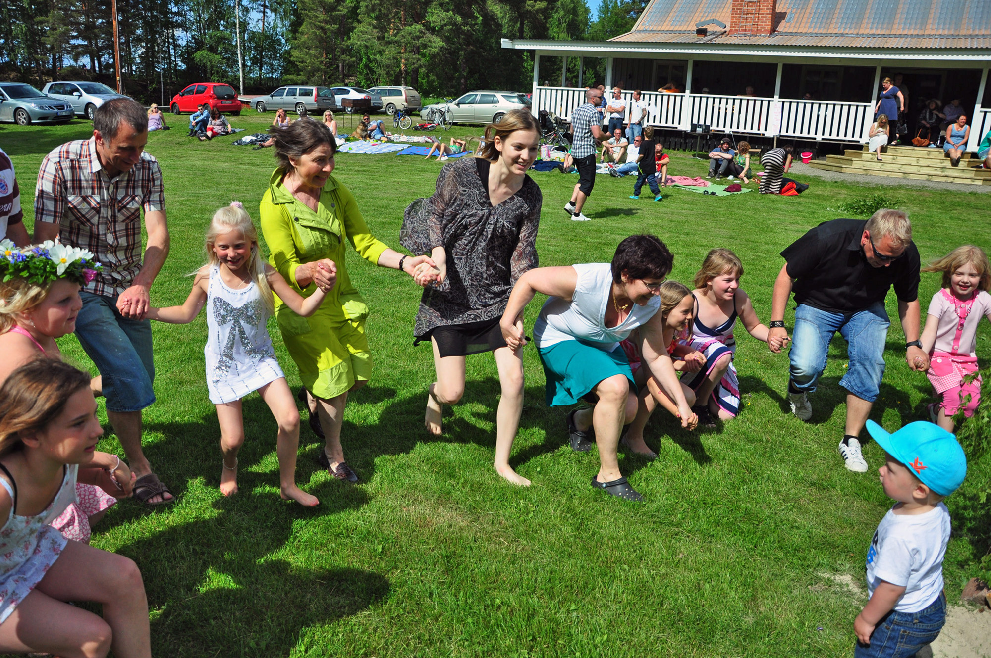 Röste.nu – Röstebilder – Midsommarfirande vid Dönjegården 2012