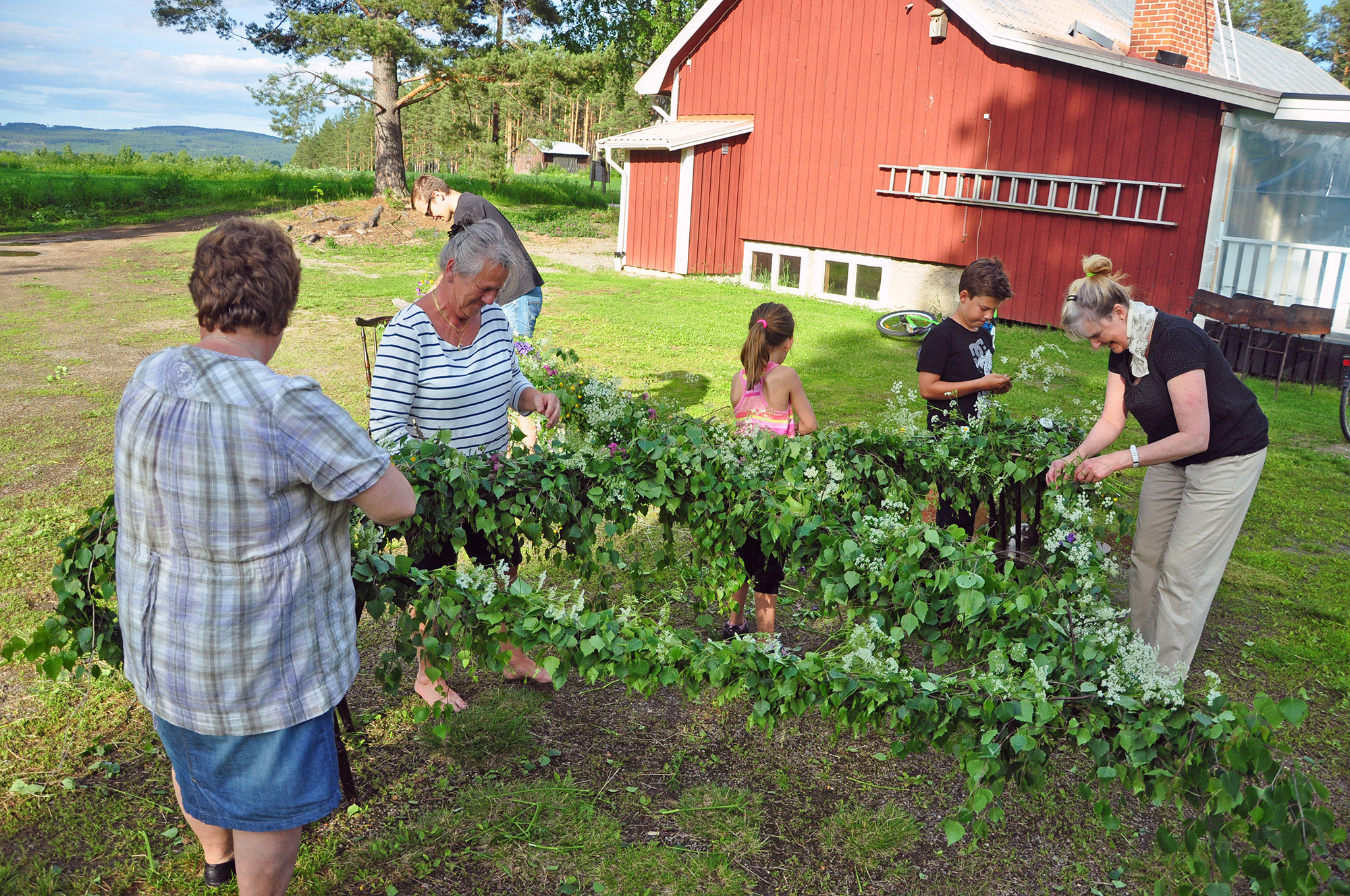 Röste.nu – Röstebilder – Midsommarfirande vid Dönjegården 2013