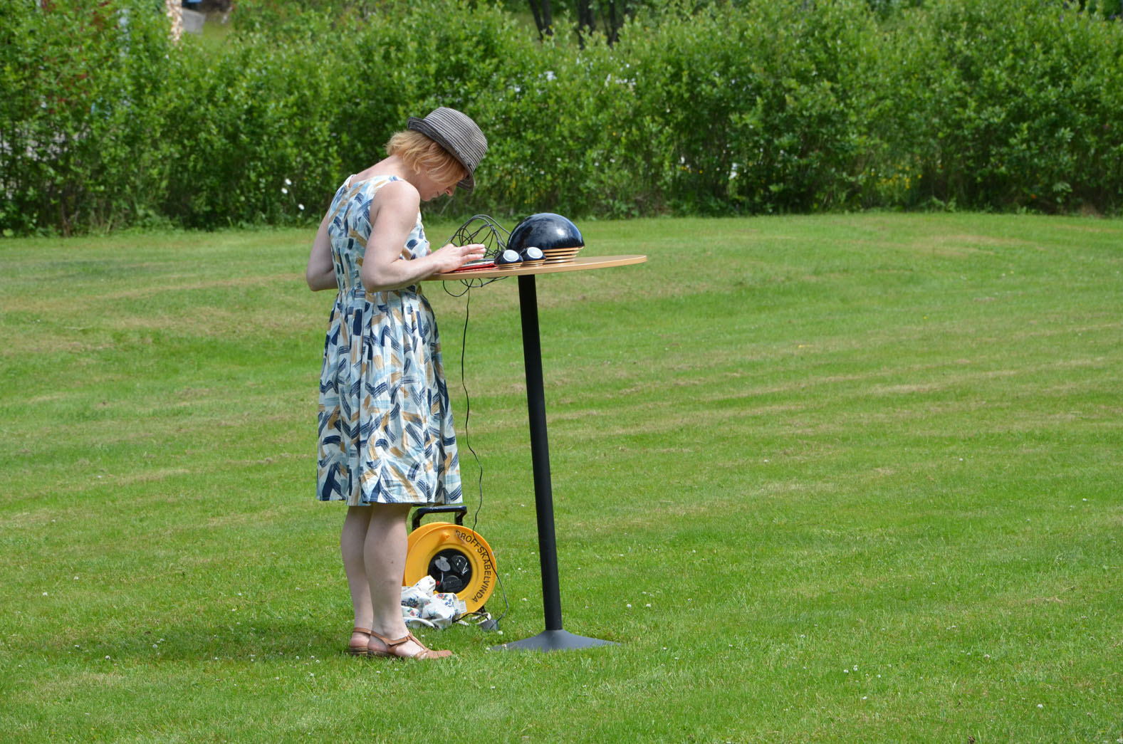 Röste.nu – Röstebilder – Midsommarfirande vid Dönjegården 2016