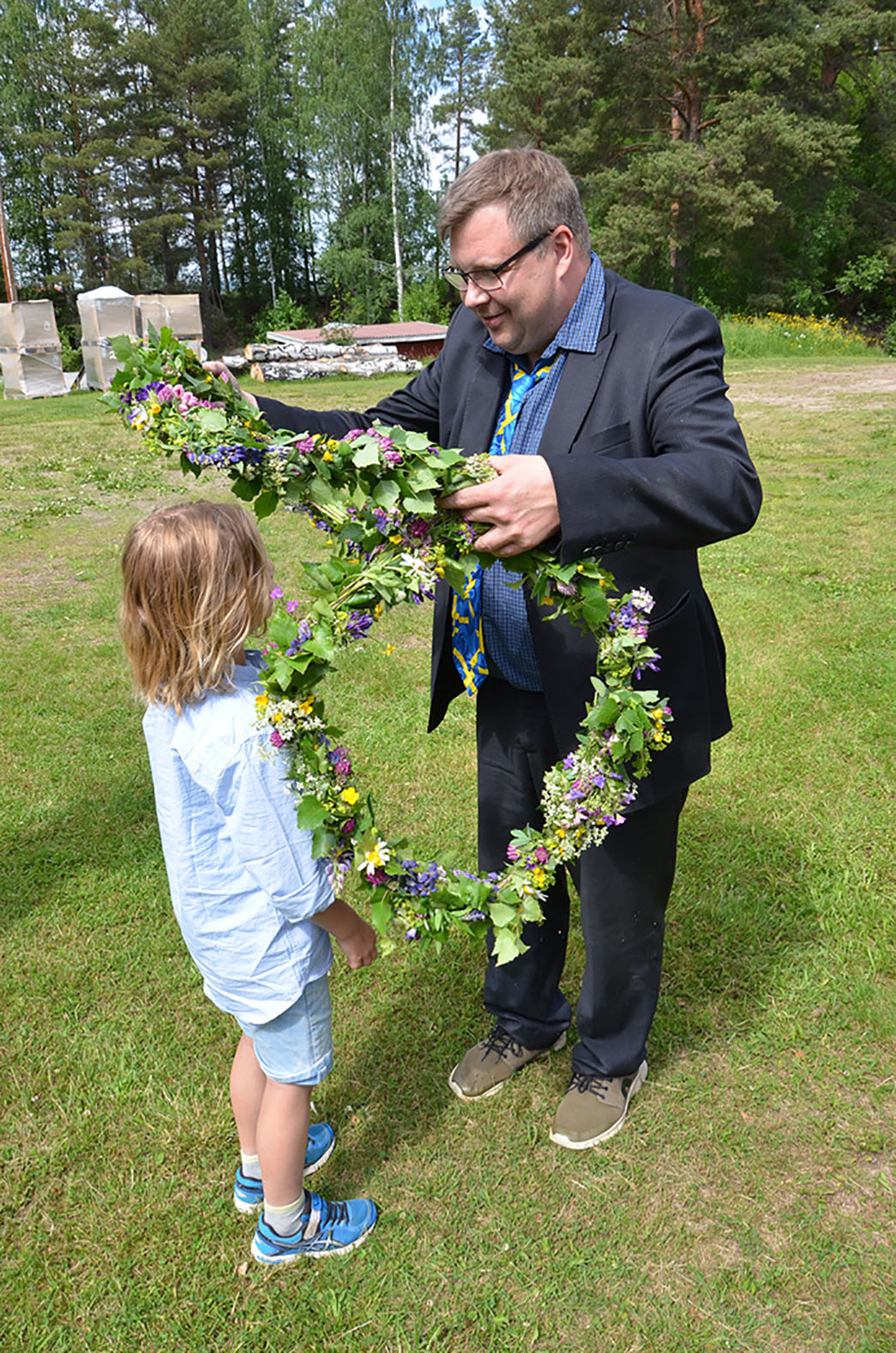 Röste.nu – Röstebilder – Midsommarfirande vid Dönjegården 2016
