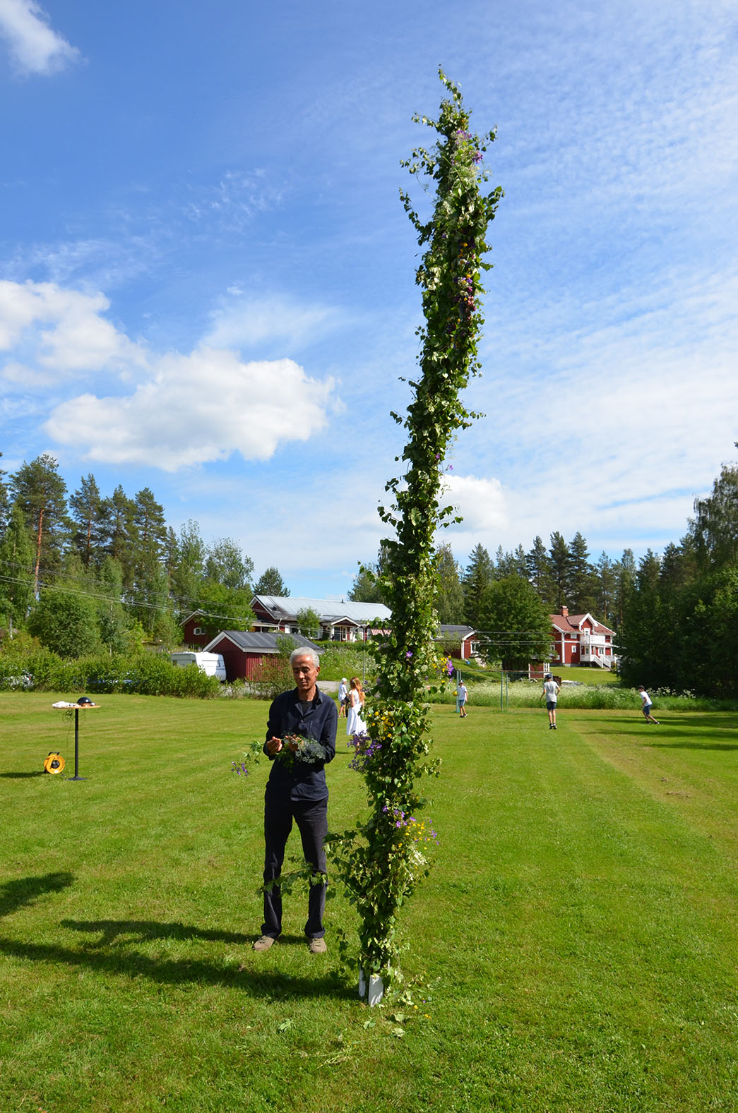 Röste.nu – Röstebilder – Midsommarfirande vid Dönjegården 2016