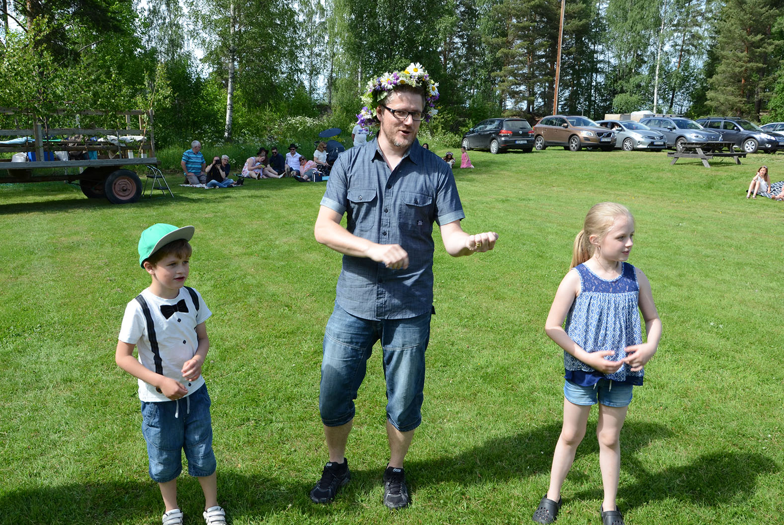 Röste.nu – Röstebilder – Midsommarfirande vid Dönjegården 2016