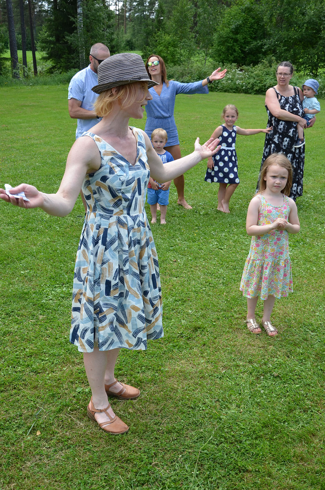 Röste.nu – Röstebilder – Midsommarfirande vid Dönjegården 2016