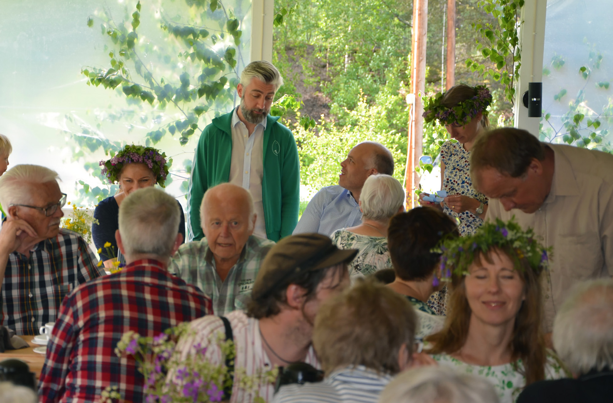 Röste.nu – Röstebilder – Midsommarfirande vid Dönjegården 2017