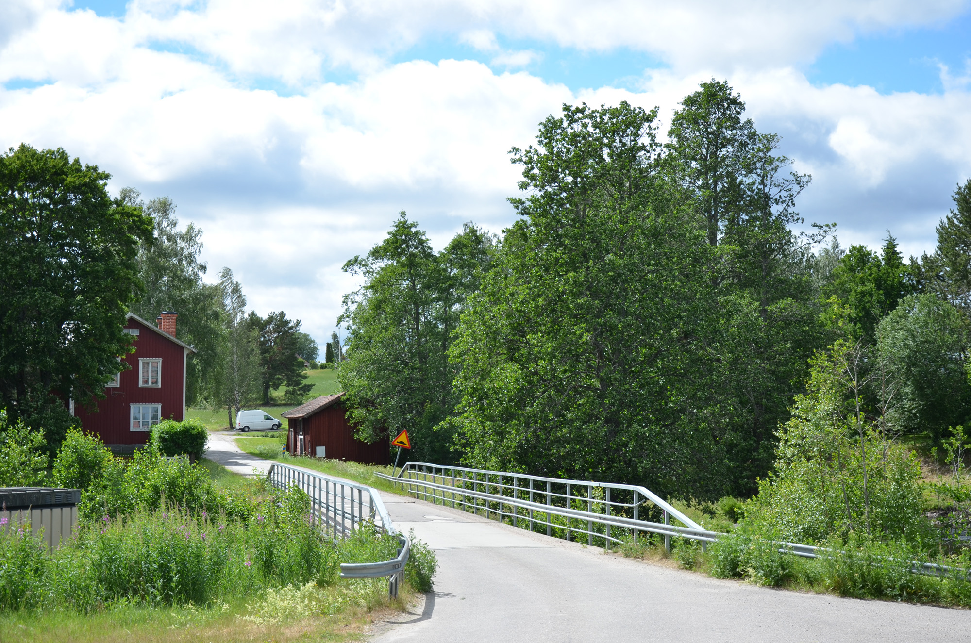 Röste.nu – Röstebilder – Välbesökt midsommarfirande vid Dönjegården 2018