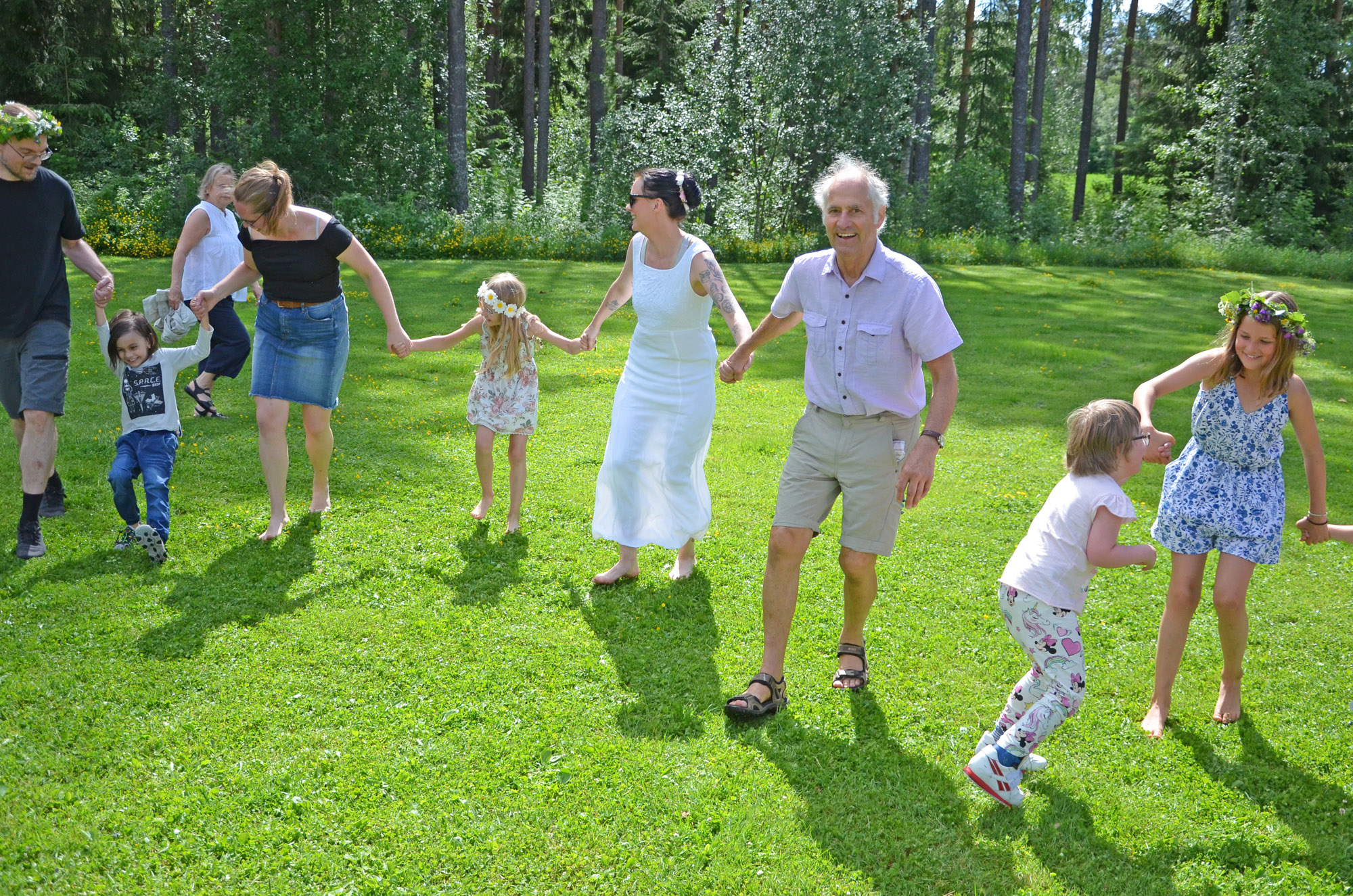 Röste.nu – Röstebilder – Midsommarfirande vid Dönjegården 2019