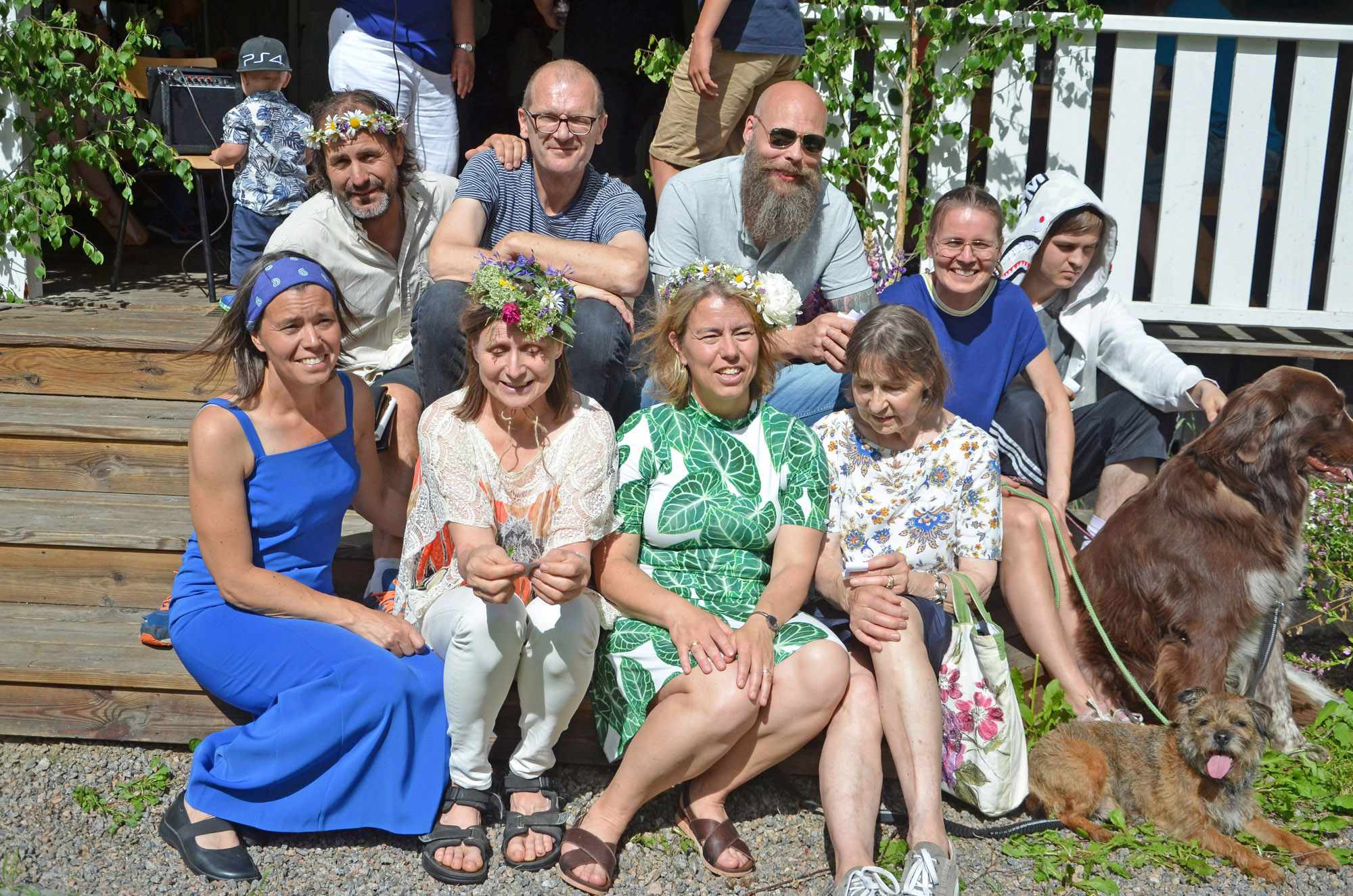 Röste.nu – Röstebilder – Midsommarfirande vid Dönjegården 2019