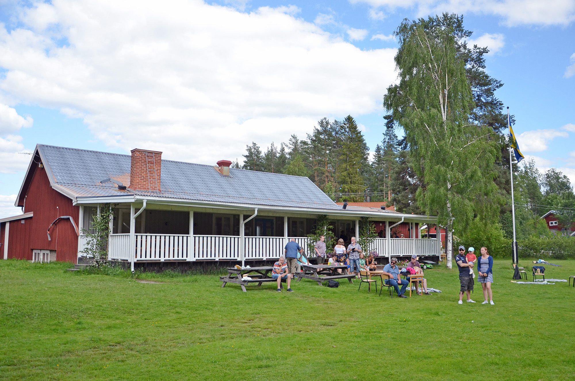 Röste.nu – Röstebilder – Midsommarfirande vid Dönjegården 2019