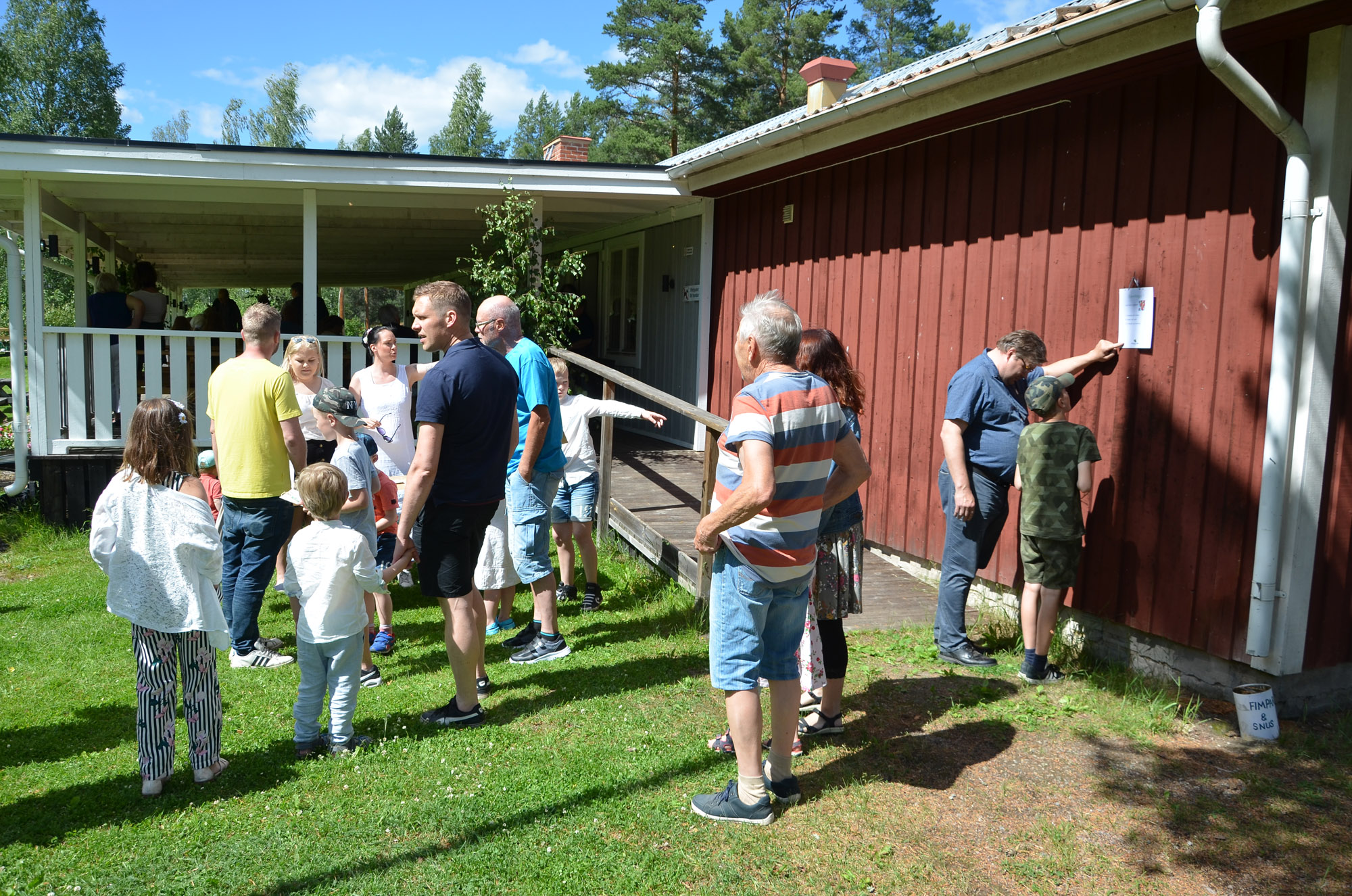 Röste.nu – Röstebilder – Midsommarfirande vid Dönjegården 2019