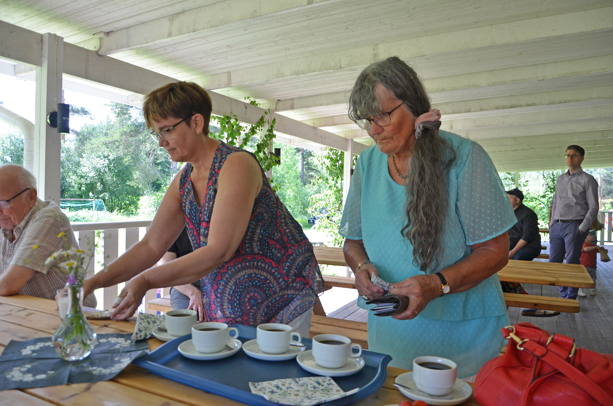 Röste.nu – Röstebilder – Midsommarfirande vid Dönjegården 2019