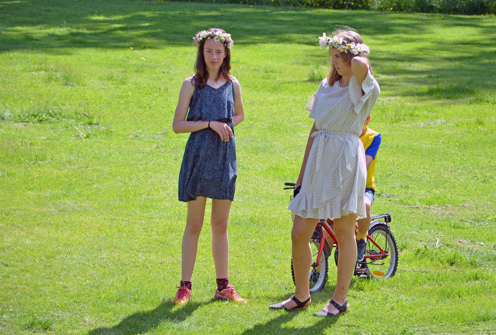 Röste.nu – Röstebilder – Midsommarfirande vid Dönjegården 2019