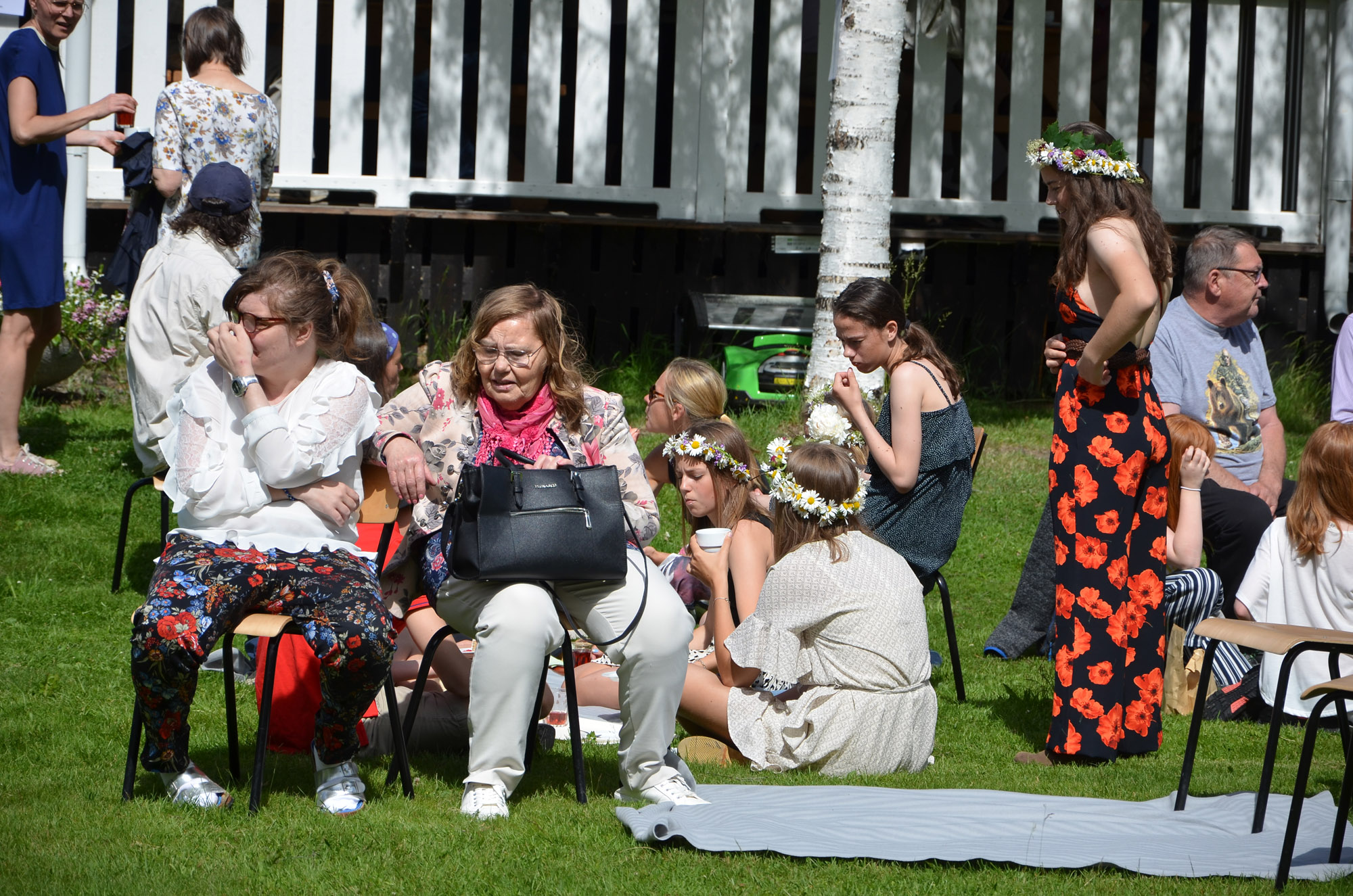 Röste.nu – Röstebilder – Midsommarfirande vid Dönjegården 2019