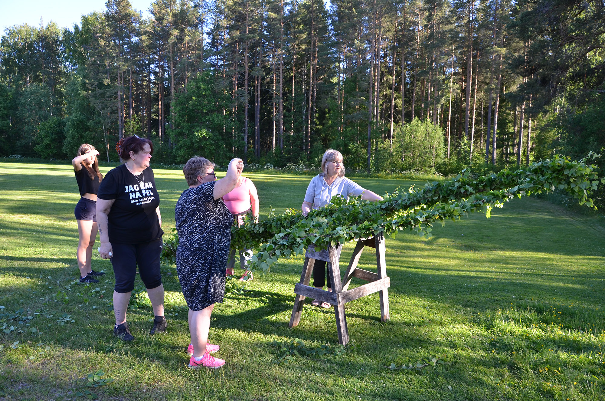 Röste.nu – Röstebilder – Midsommarfirande vid Dönjegården 2022