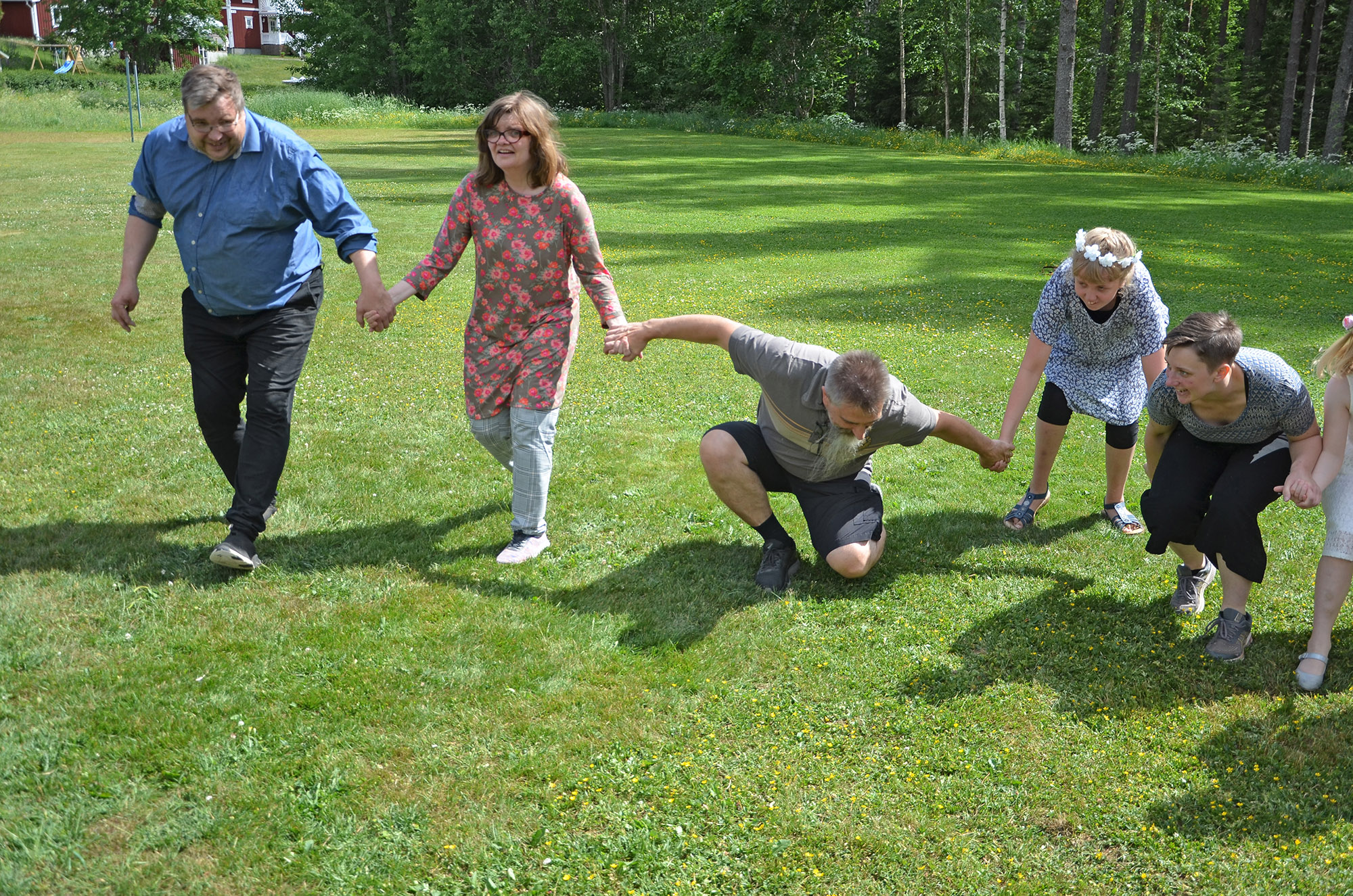 Röste.nu – Röstebilder – Midsommarfirande vid Dönjegården 2023