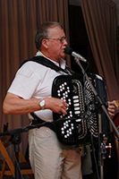 Röste.nu – Röstebilder – Härligt sväng under musik- och sångkvällen 2008