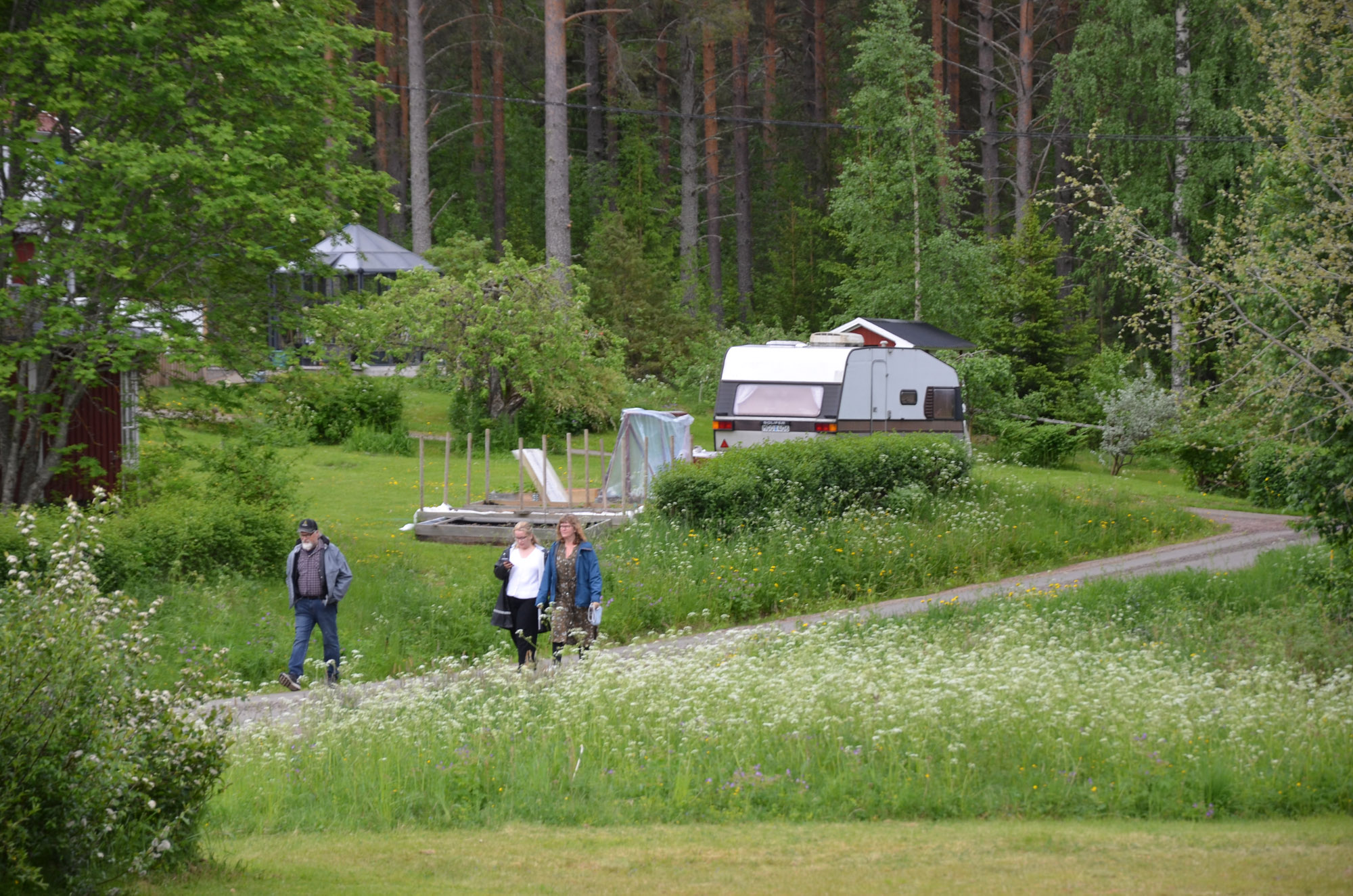 Röste.nu – Röstebilder – Nationaldagsfirande vid Dönjegården 2025