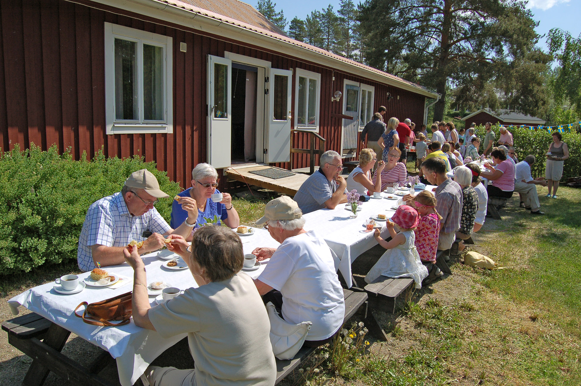 Röste.nu – Röstebilder – Nationaldagsfirande vid Dönjegården 2008
