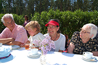 Röste.nu – Röstebilder – Nationaldagsfirande vid Dönjegården 2008