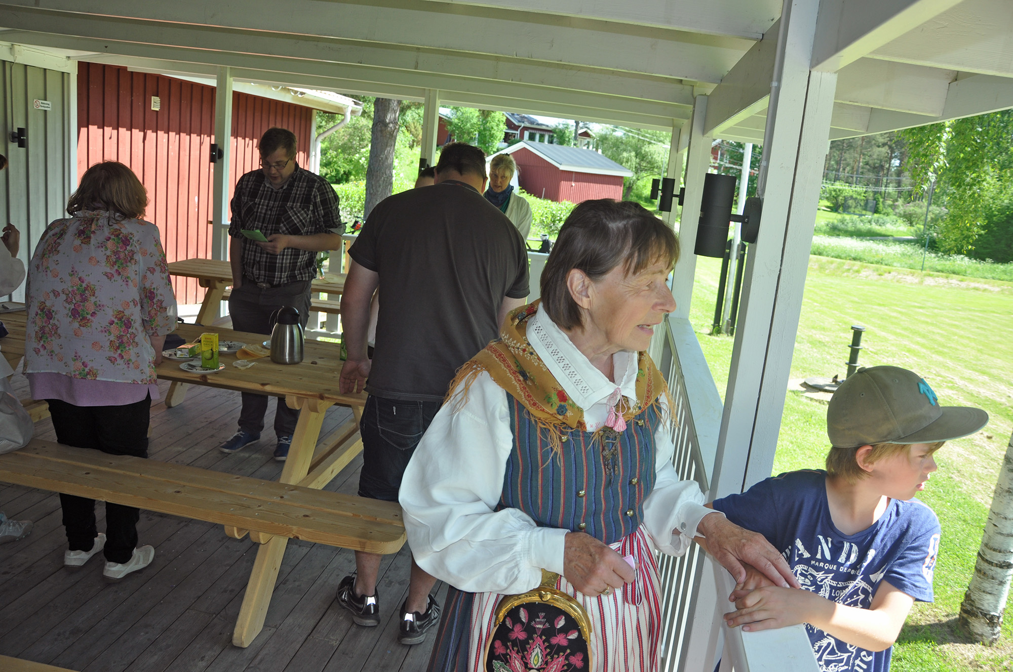 Röste.nu – Röstebilder – Nationaldagsfirande vid Dönjegården 2013