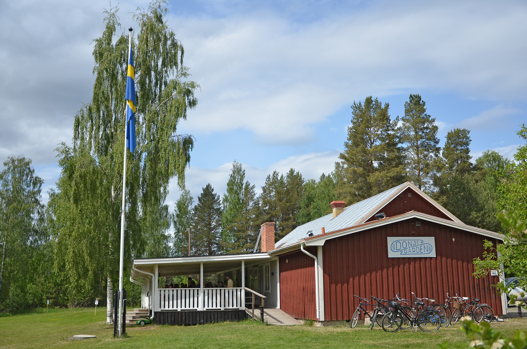 Röste.nu – Röstebilder – Nationaldagsfirande vid Dönjegården 2023