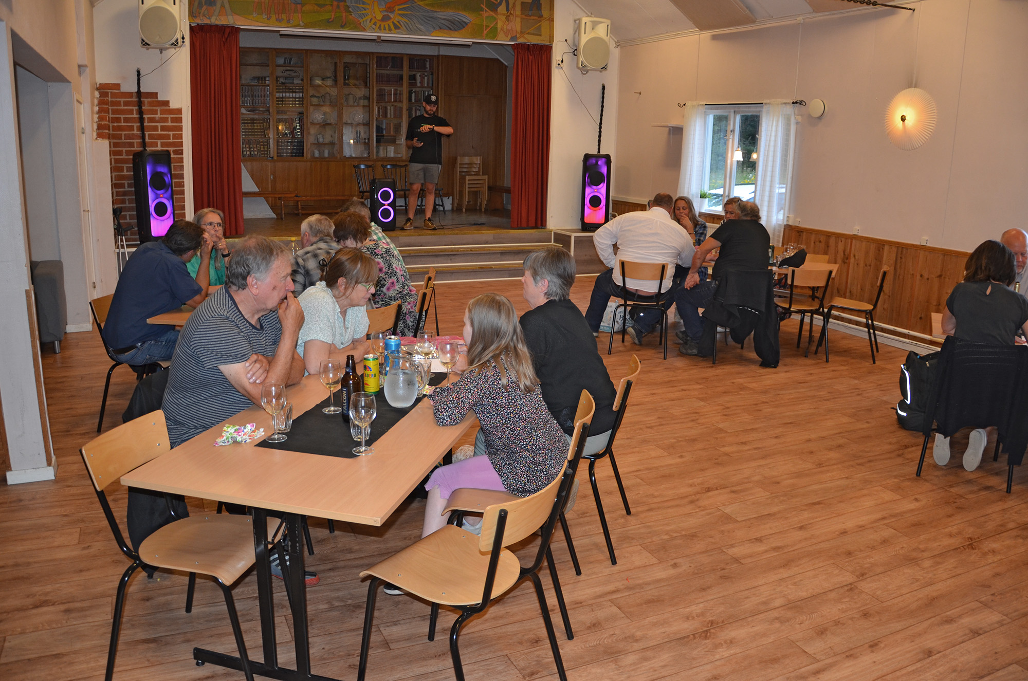 Röste.nu – Röstebilder – Premiär för tacosafton med musikquiz 2024