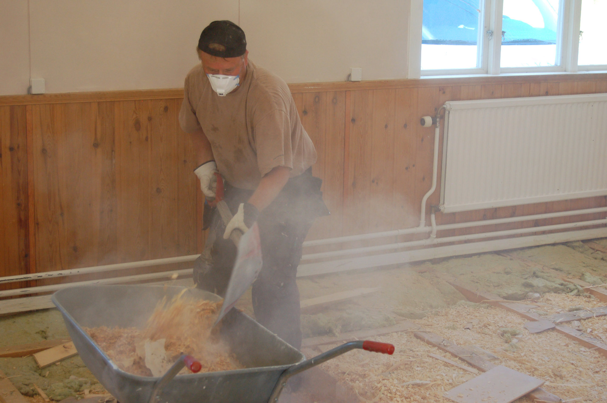 Röste.nu – Röstebilder – Så fick Dönjegården nytt golv 2010