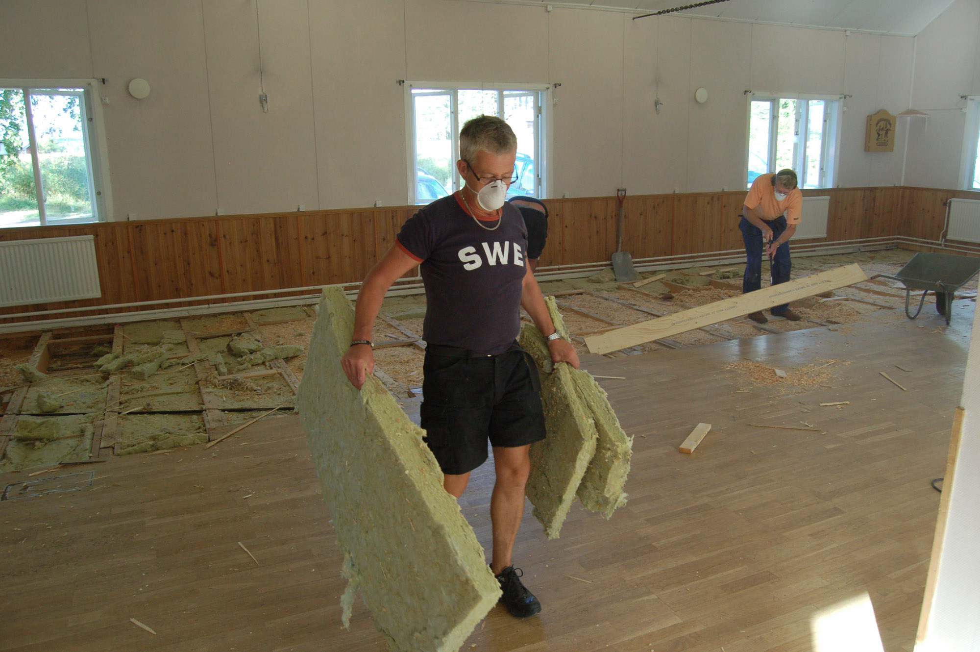 Röste.nu – Röstebilder – Så fick Dönjegården nytt golv 2010