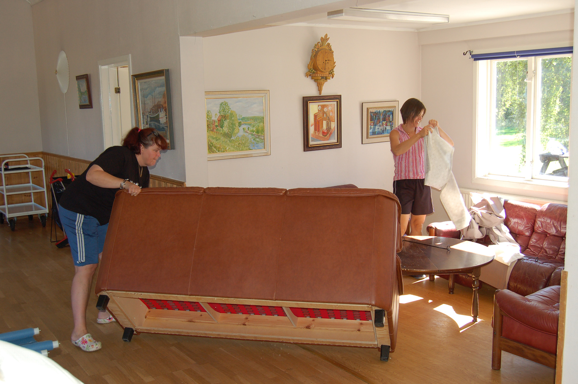 Röste.nu – Röstebilder – Så fick Dönjegården nytt golv 2010