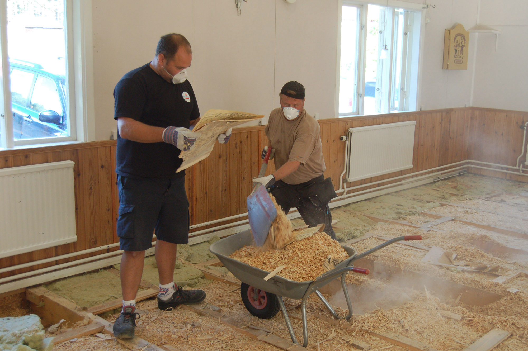 Röste.nu – Röstebilder – Så fick Dönjegården nytt golv 2010