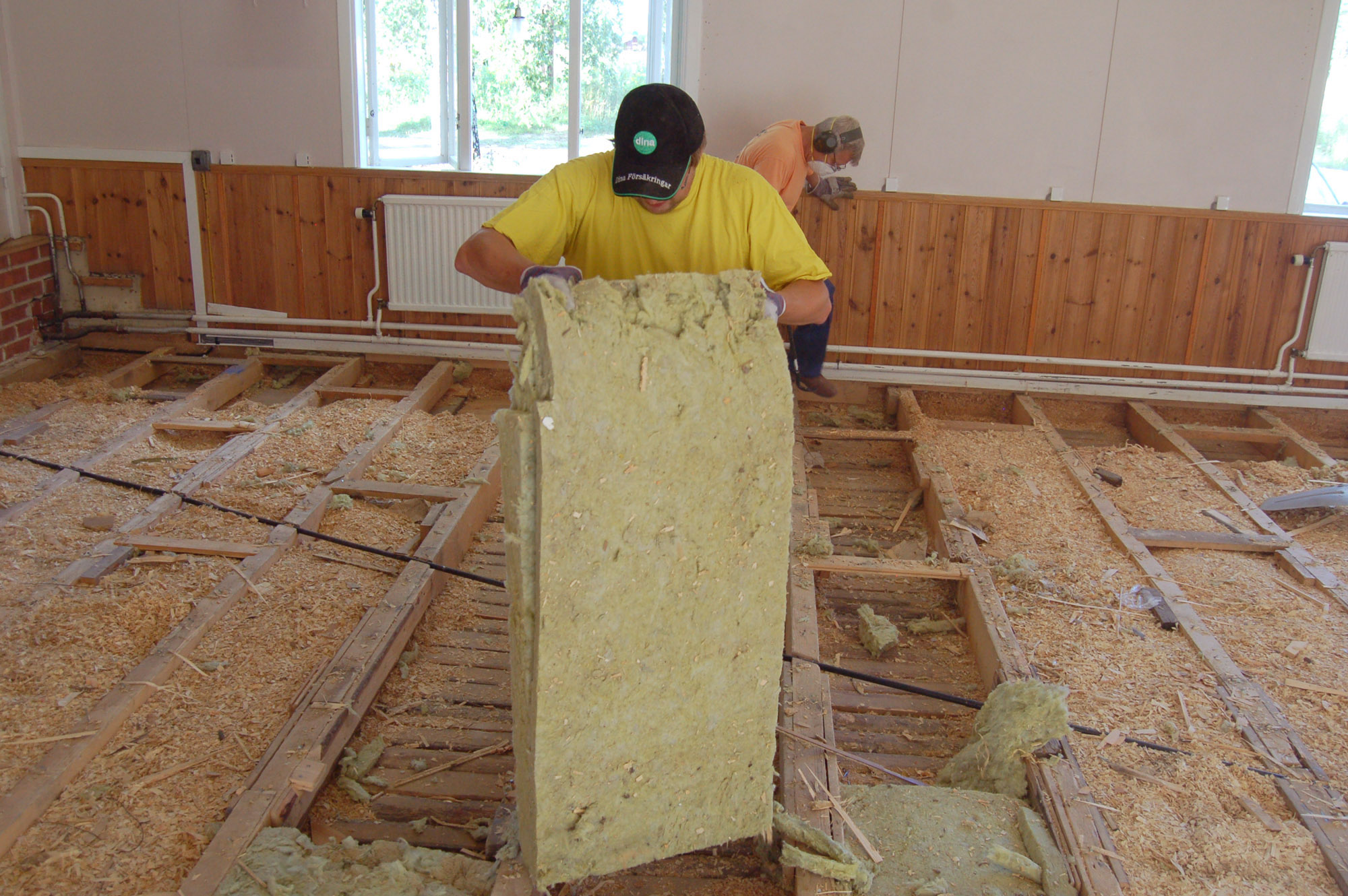 Röste.nu – Röstebilder – Så fick Dönjegården nytt golv 2010