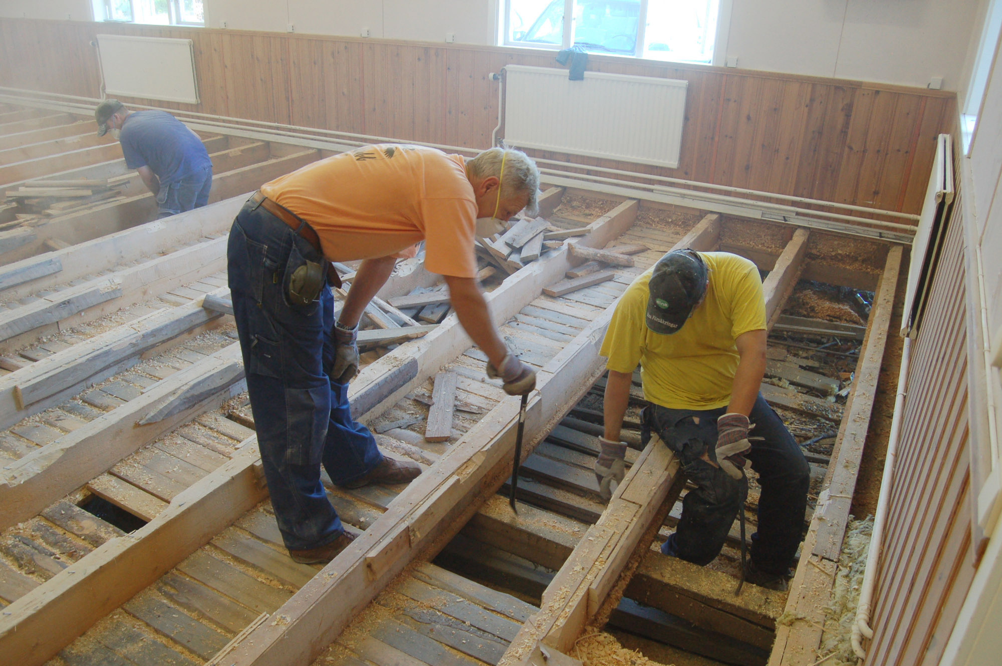 Röste.nu – Röstebilder – Så fick Dönjegården nytt golv 2010