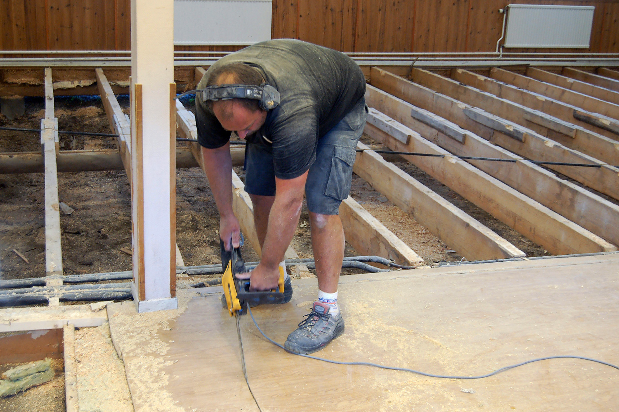 Röste.nu – Röstebilder – Så fick Dönjegården nytt golv 2010