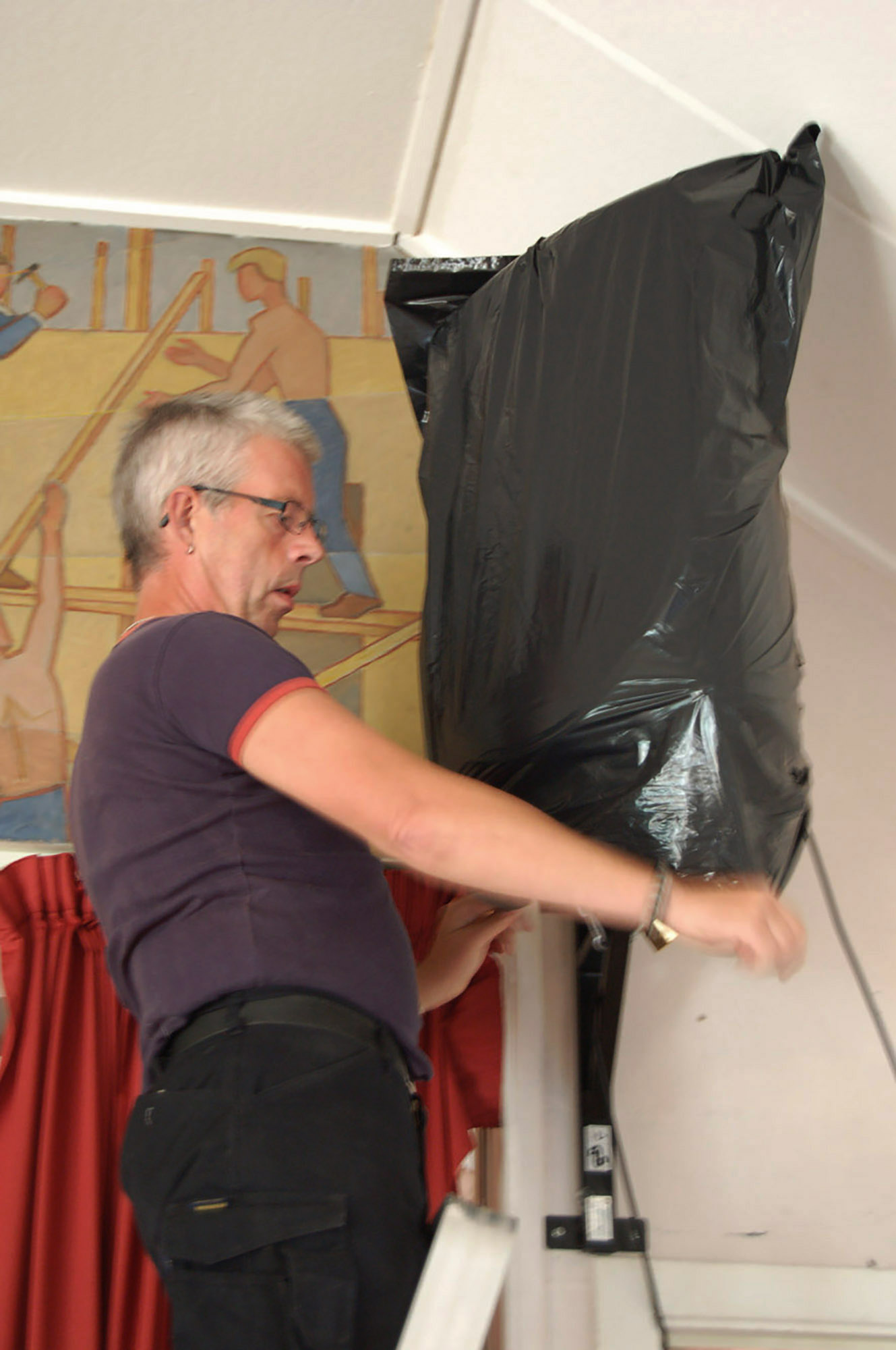 Röste.nu – Röstebilder – Så fick Dönjegården nytt golv 2010