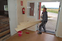 Röste.nu – Röstebilder – Så fick Dönjegården nytt golv 2010